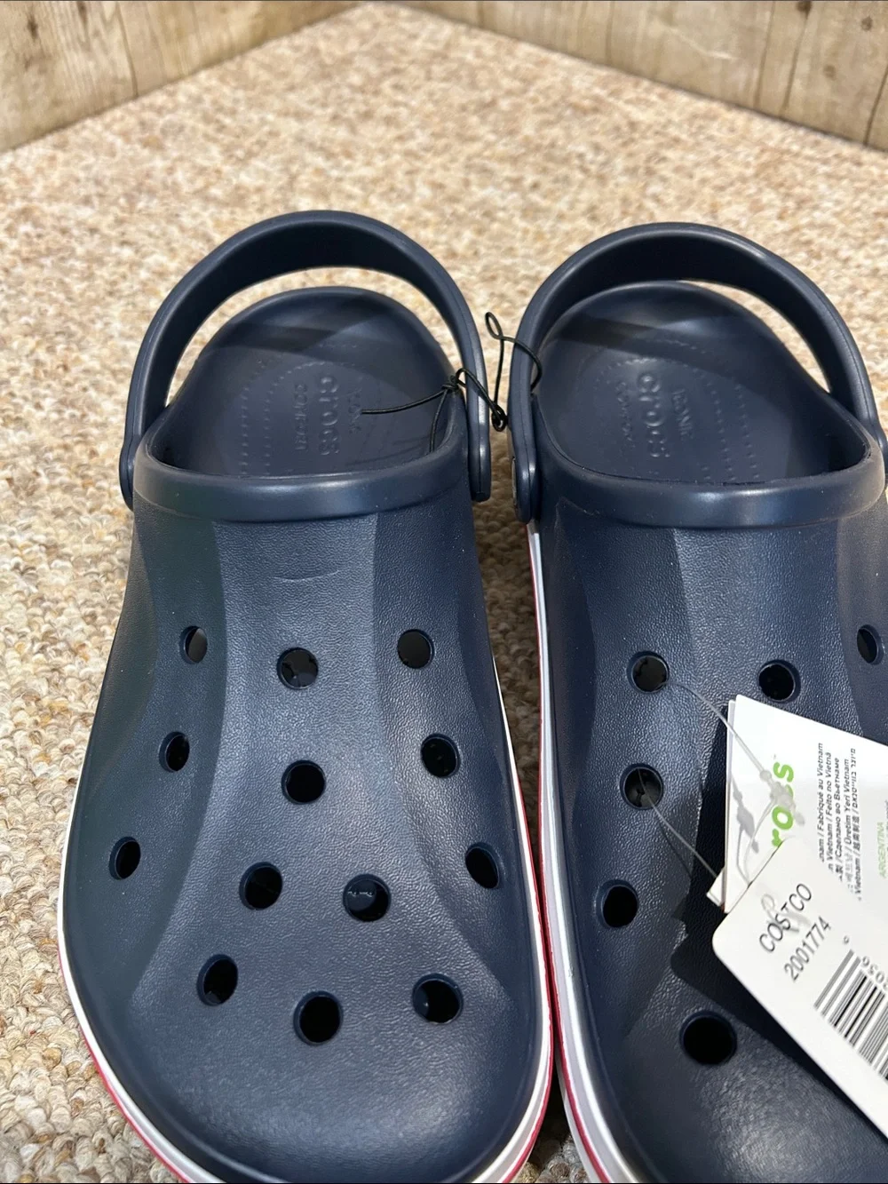 New in box Crocs Iconic Bayaband Clog Mens Size 11 Navy/Pepper
